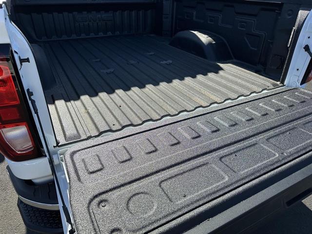 2025 GMC Sierra 2500HD 4WD Crew Cab Standard Bed SLE Tucson AZ