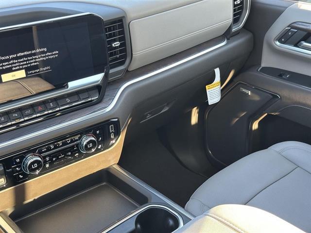 2025 GMC Sierra 2500HD 4WD Crew Cab Standard Bed SLT Tucson AZ
