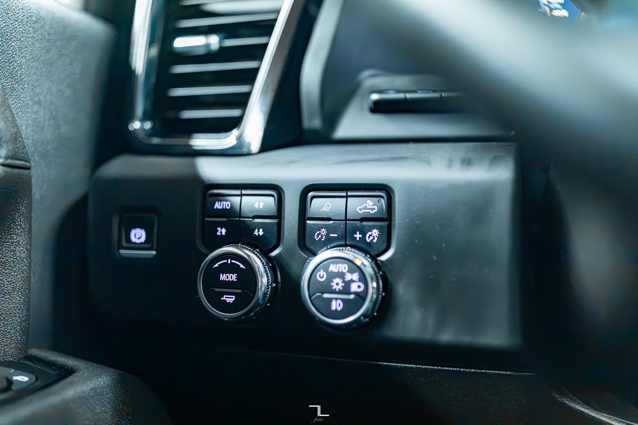 2025 GMC Sierra 2500HD 4x4 Crew Cab AT4 Diesel Leather Roof Nav BCam Red Deer AB