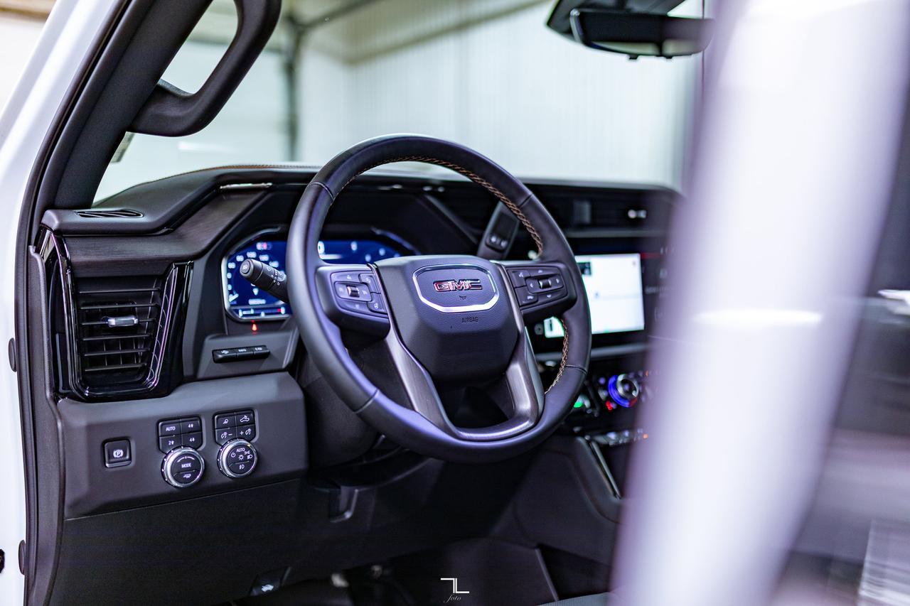 2025 GMC Sierra 2500HD 4x4 Crew Cab AT4 Diesel Leather Roof Nav Red Deer AB