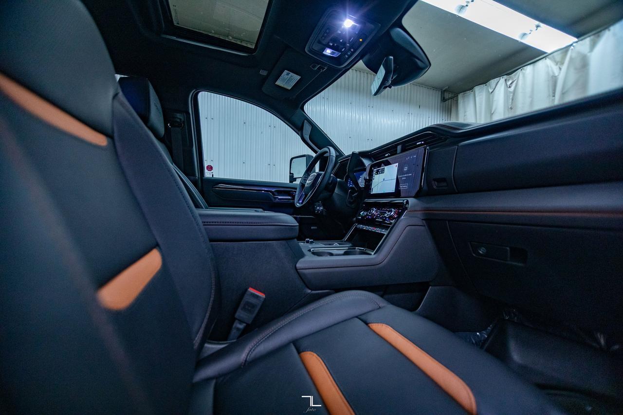 2025 GMC Sierra 2500HD 4x4 Crew Cab AT4 Diesel Leather Roof Nav Red Deer AB