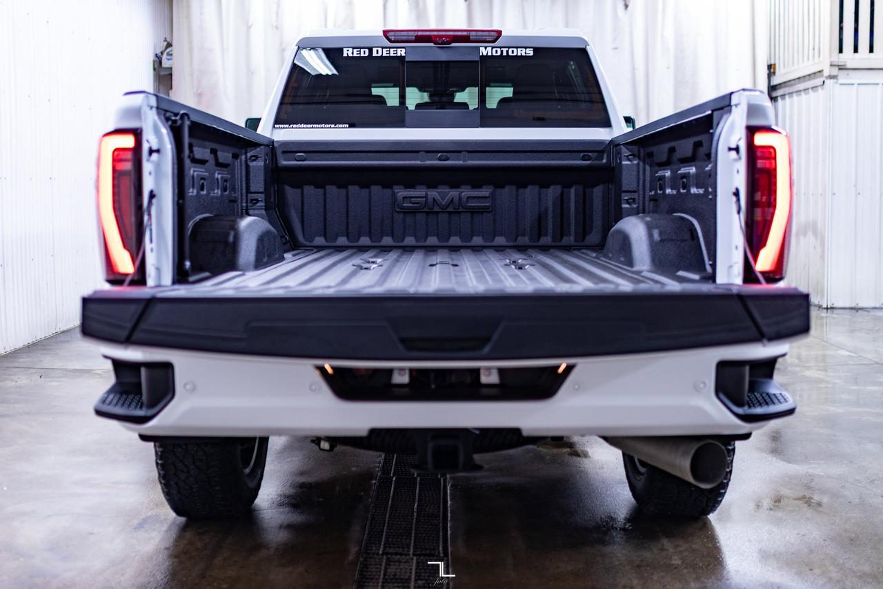 2025 GMC Sierra 2500HD 4x4 Crew Cab AT4 Diesel Leather Roof Nav Red Deer AB