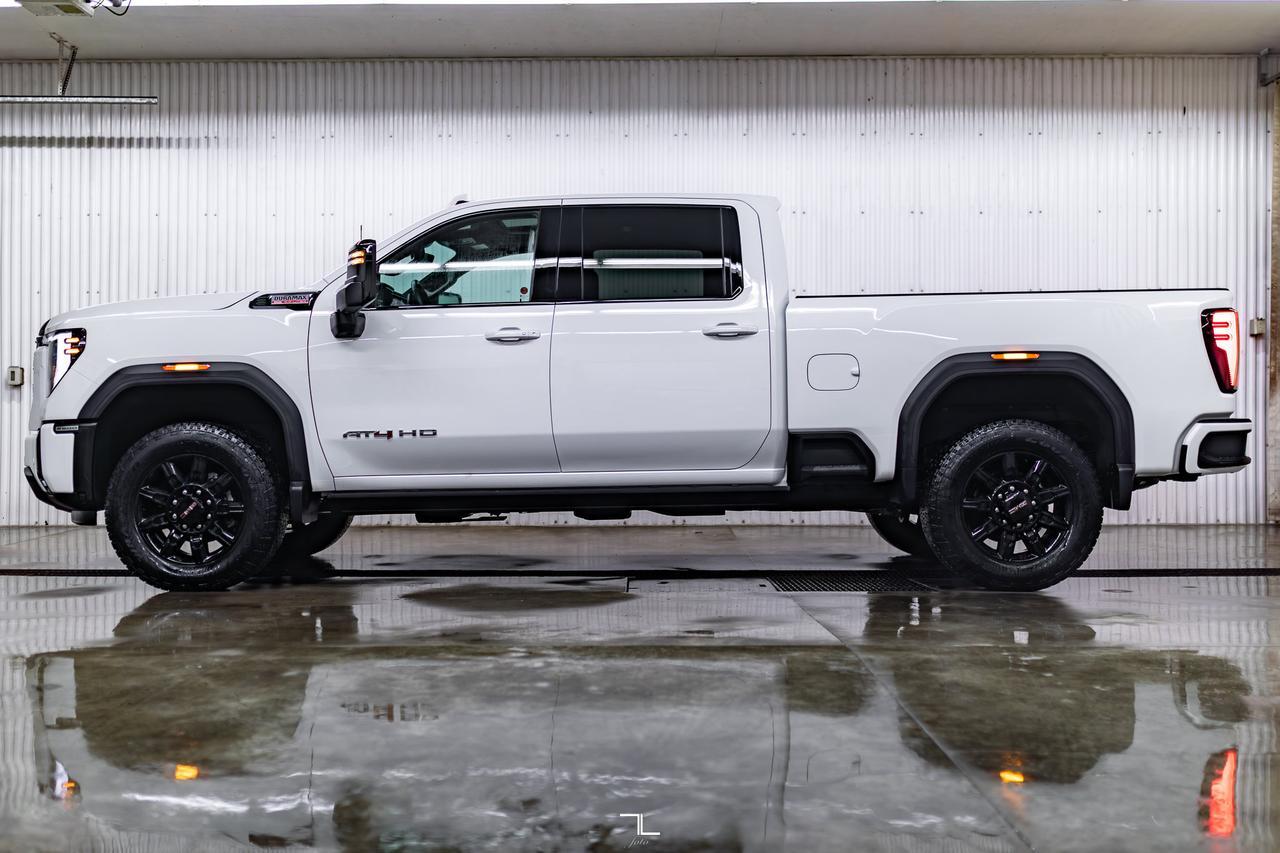 2025 GMC Sierra 2500HD 4x4 Crew Cab AT4 Diesel Leather Roof Nav Red Deer AB