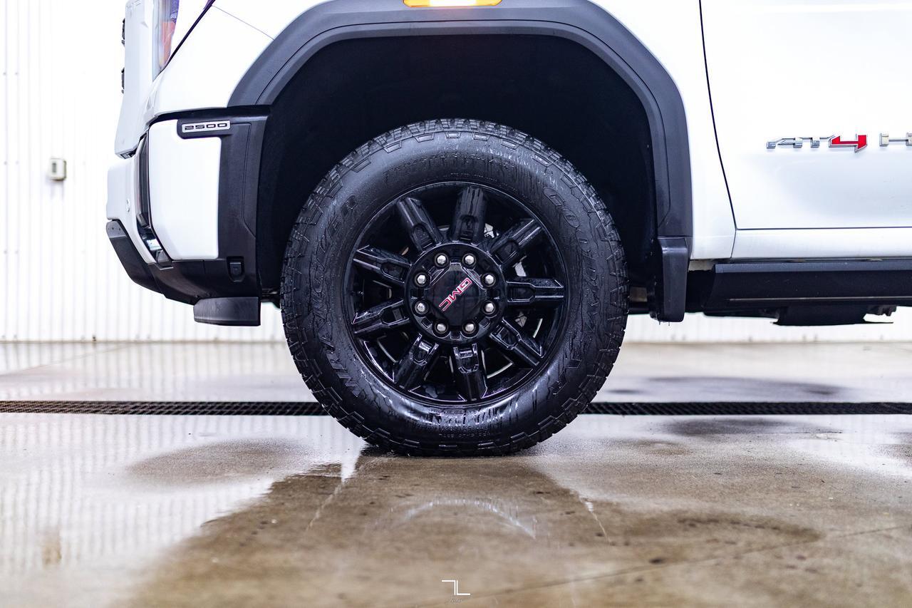 2025 GMC Sierra 2500HD 4x4 Crew Cab AT4 Diesel Leather Roof Nav Red Deer AB