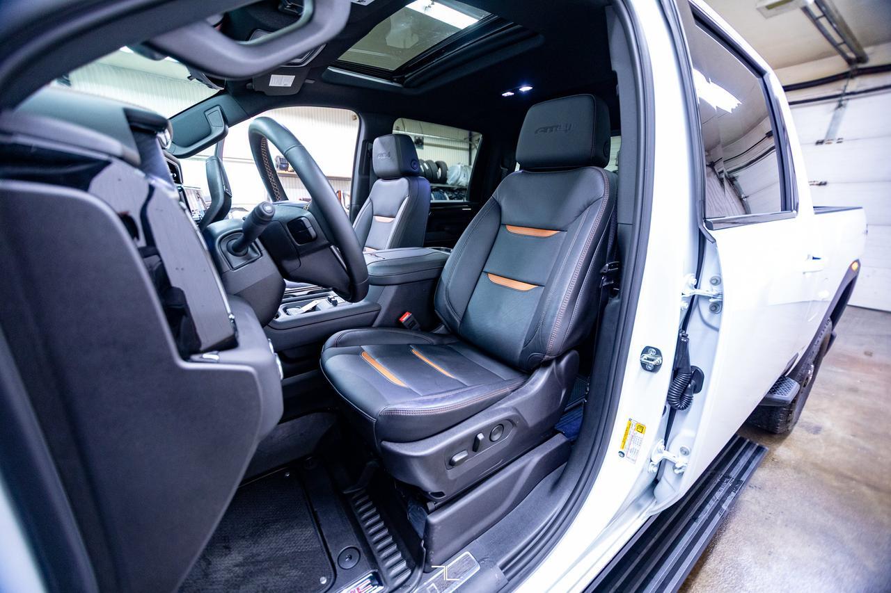 2025 GMC Sierra 2500HD 4x4 Crew Cab AT4 Diesel Leather Roof Nav Red Deer AB