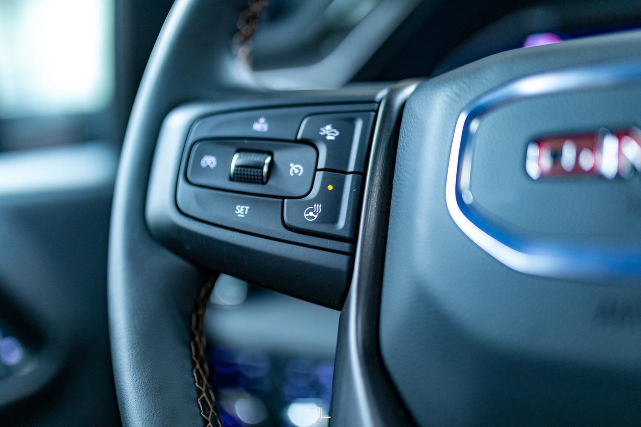 2025 GMC Sierra 2500HD 4x4 Crew Cab AT4 Diesel Leather Roof Nav Red Deer AB