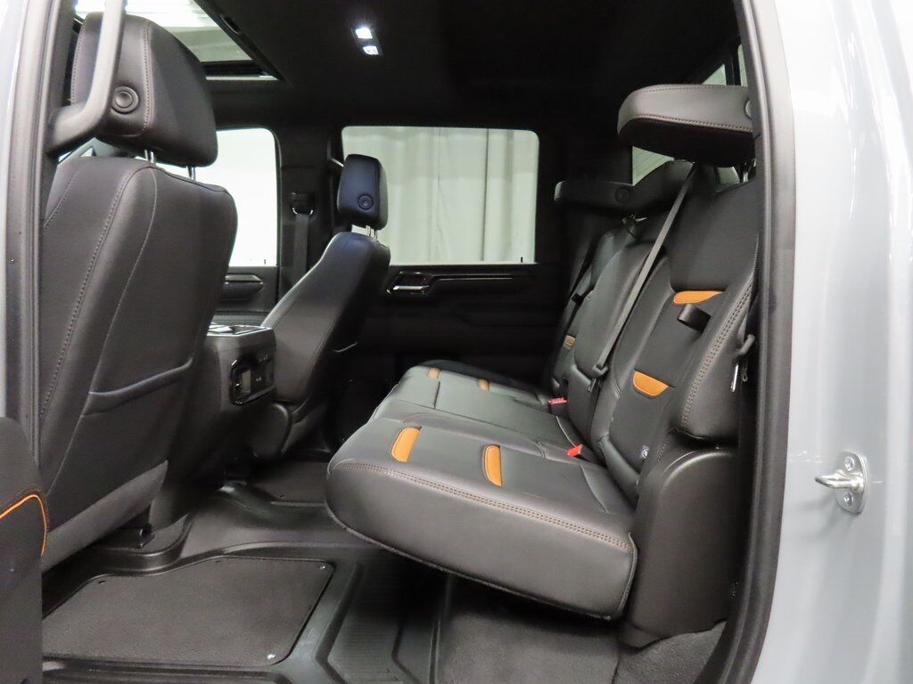 2025 GMC Sierra 2500HD 4x4 Crew Cab AT4 Fond du Lac WI