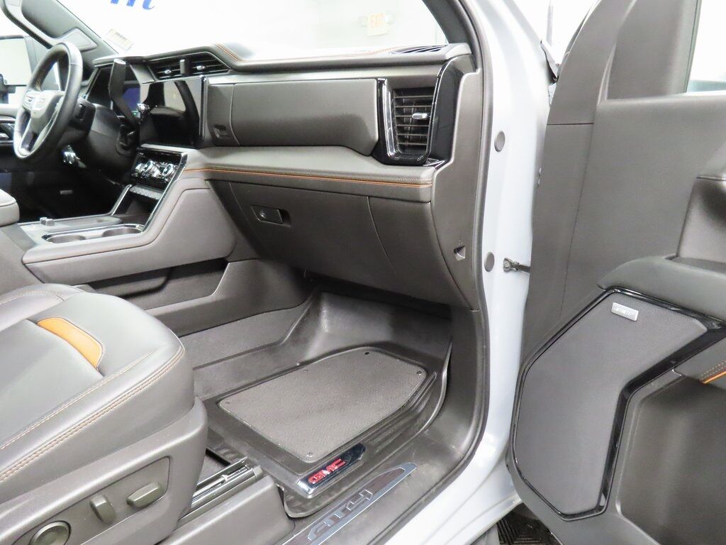 2025 GMC Sierra 2500HD 4x4 Crew Cab AT4 Fond du Lac WI