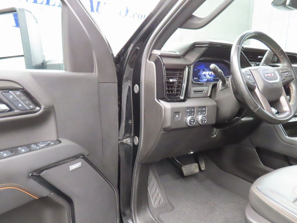 2025 GMC Sierra 2500HD 4x4 Crew Cab AT4 Fond du Lac WI