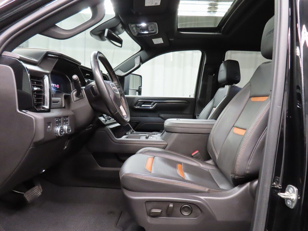 2025 GMC Sierra 2500HD 4x4 Crew Cab AT4 Fond du Lac WI