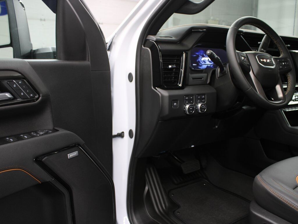 2025 GMC Sierra 2500HD 4x4 Crew Cab AT4 Fond du Lac WI