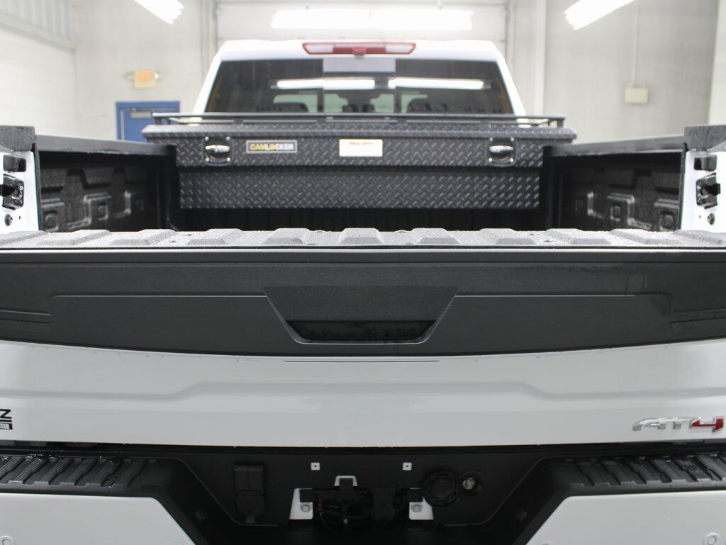 2025 GMC Sierra 2500HD 4x4 Crew Cab AT4 Fond du Lac WI