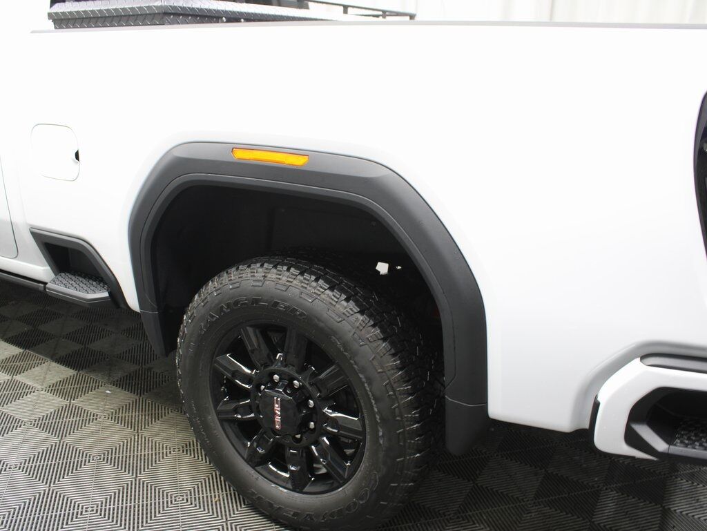 2025 GMC Sierra 2500HD 4x4 Crew Cab AT4 Fond du Lac WI