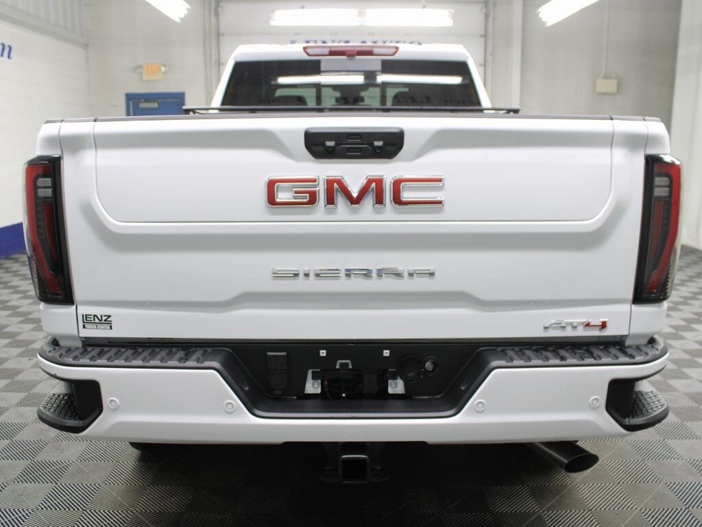 2025 GMC Sierra 2500HD 4x4 Crew Cab AT4 Fond du Lac WI
