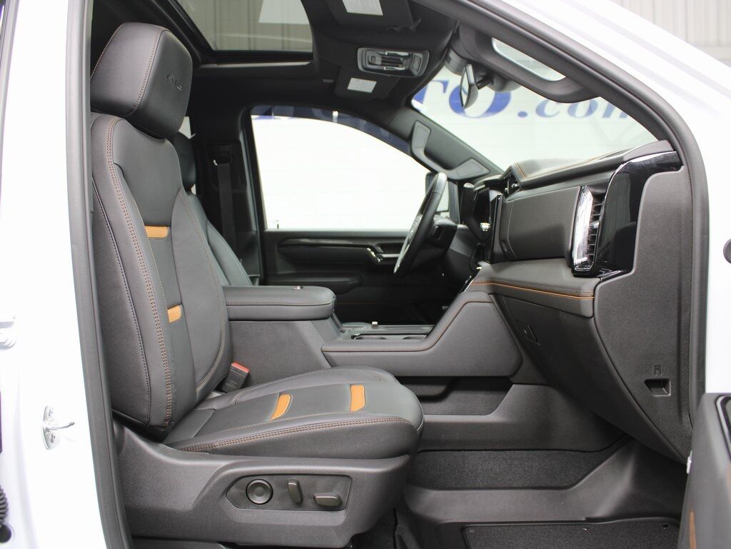 2025 GMC Sierra 2500HD 4x4 Crew Cab AT4 Fond du Lac WI