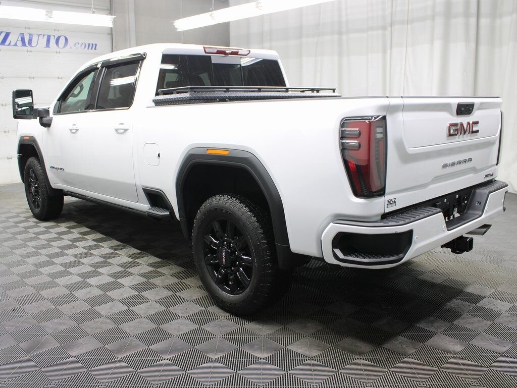 2025 GMC Sierra 2500HD 4x4 Crew Cab AT4 Fond du Lac WI
