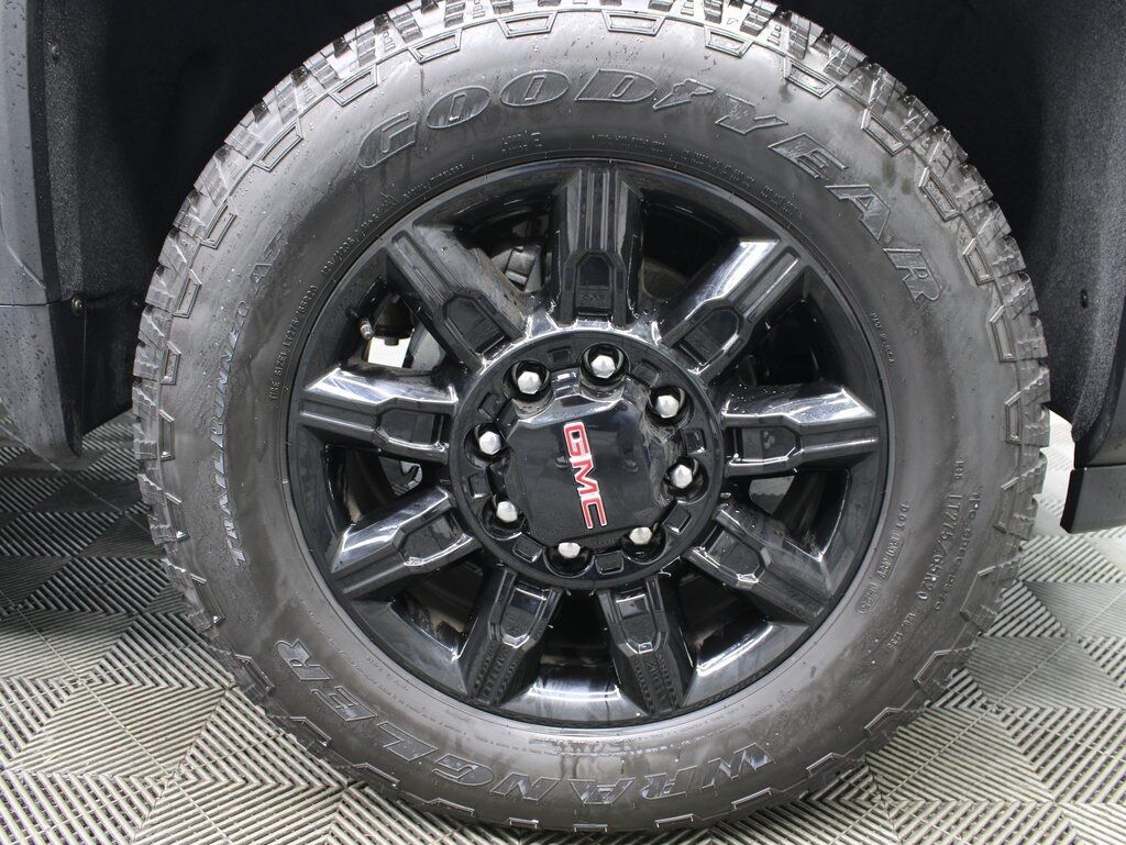 2025 GMC Sierra 2500HD 4x4 Crew Cab AT4 Fond du Lac WI