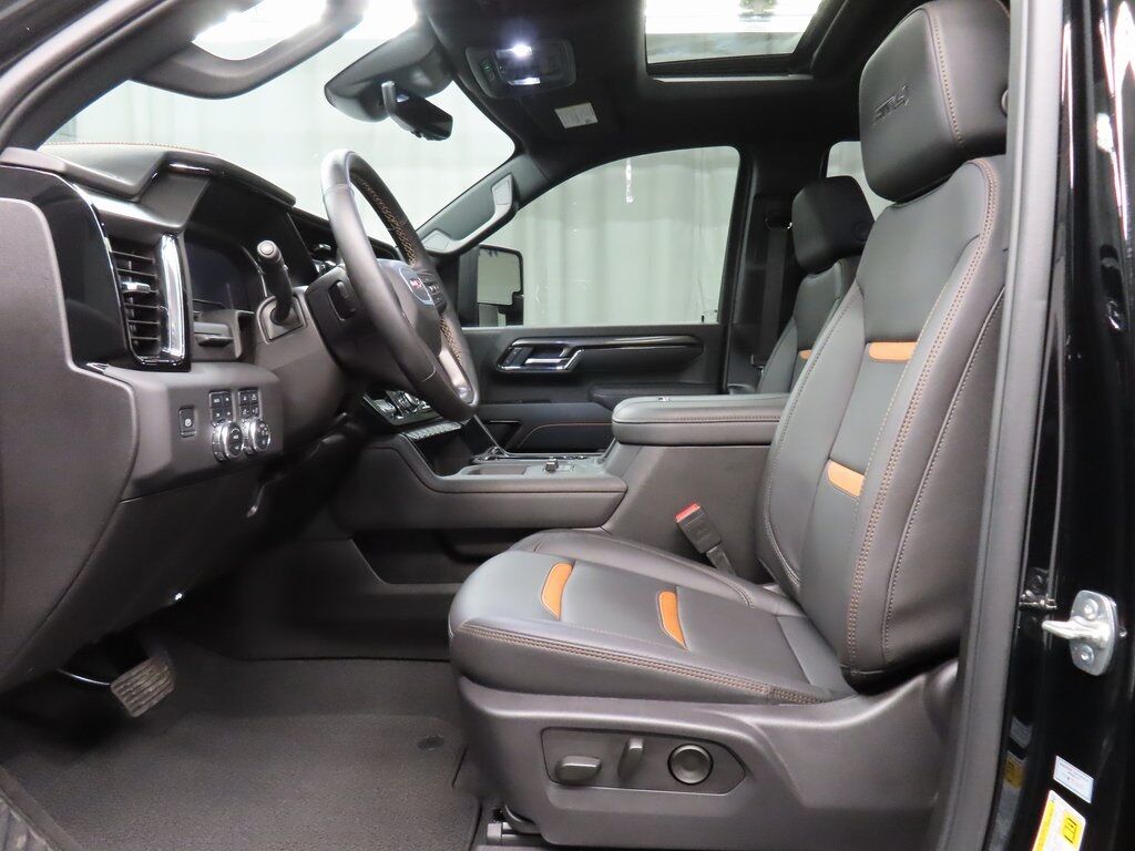 2025 GMC Sierra 2500HD 4x4 Crew Cab AT4 Fond du Lac WI