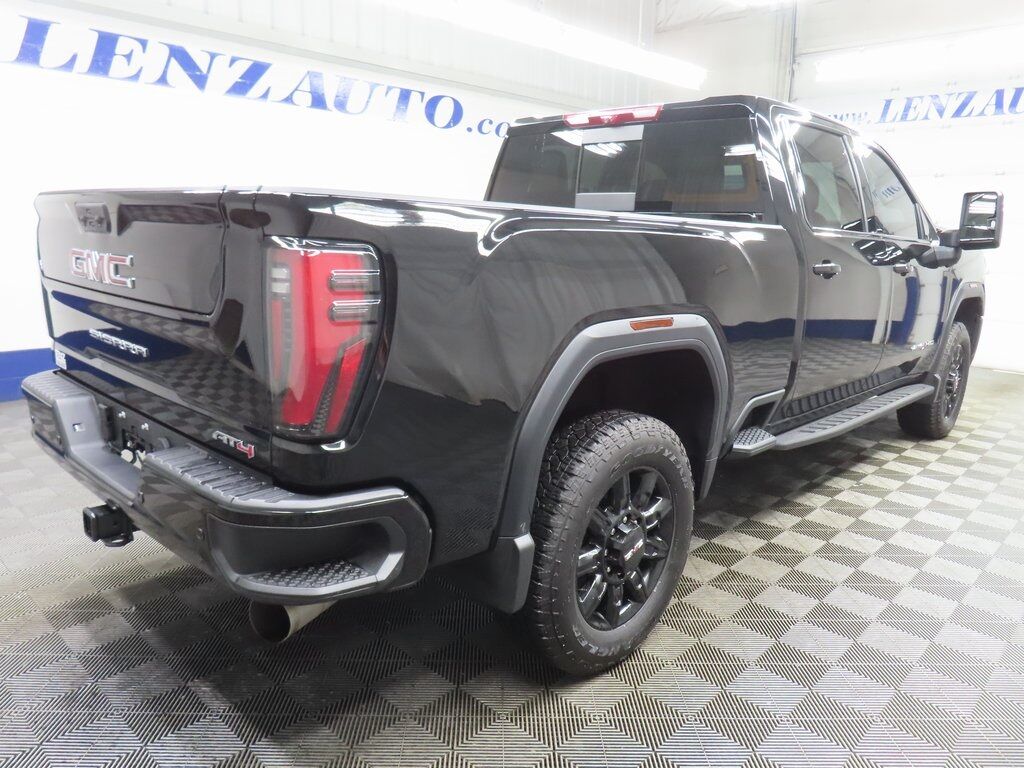 2025 GMC Sierra 2500HD 4x4 Crew Cab AT4 Fond du Lac WI