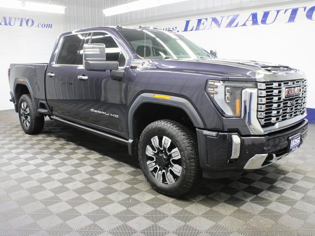 2025 GMC Sierra 2500HD 4x4 Crew Cab Denali Fond du Lac WI