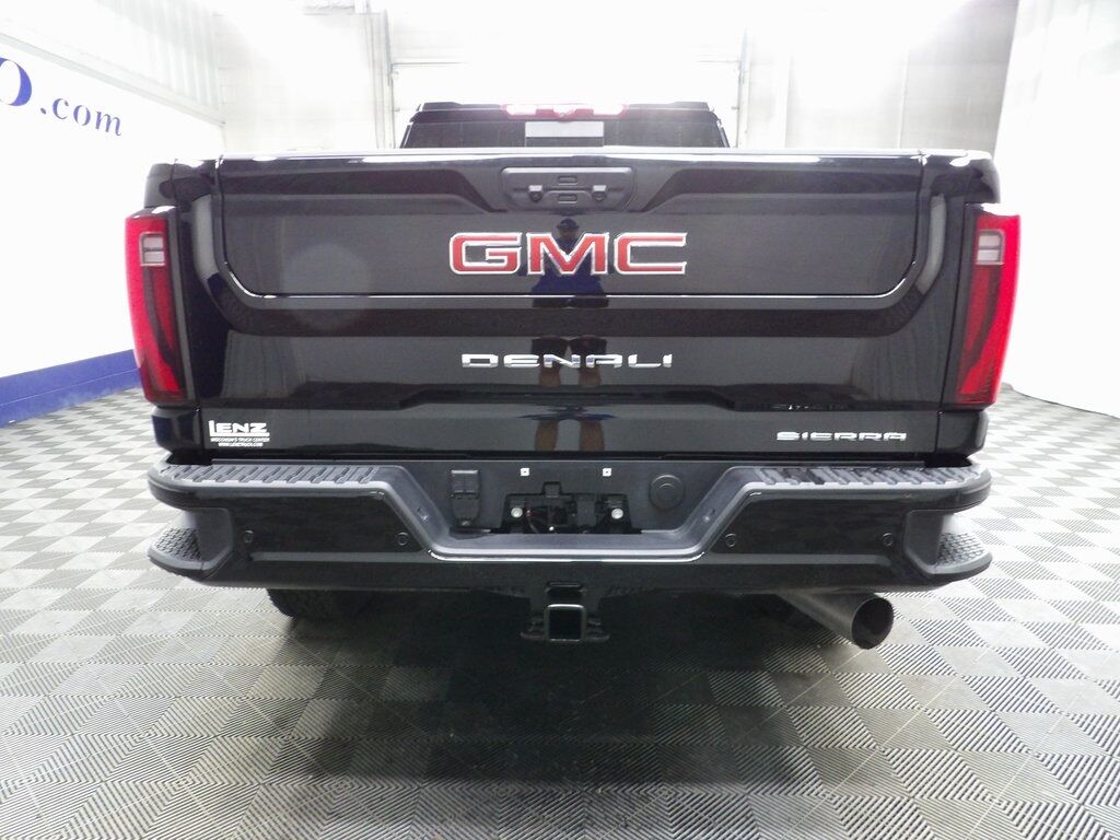 2025 GMC Sierra 2500HD 4x4 Crew Cab Denali Fond du Lac WI