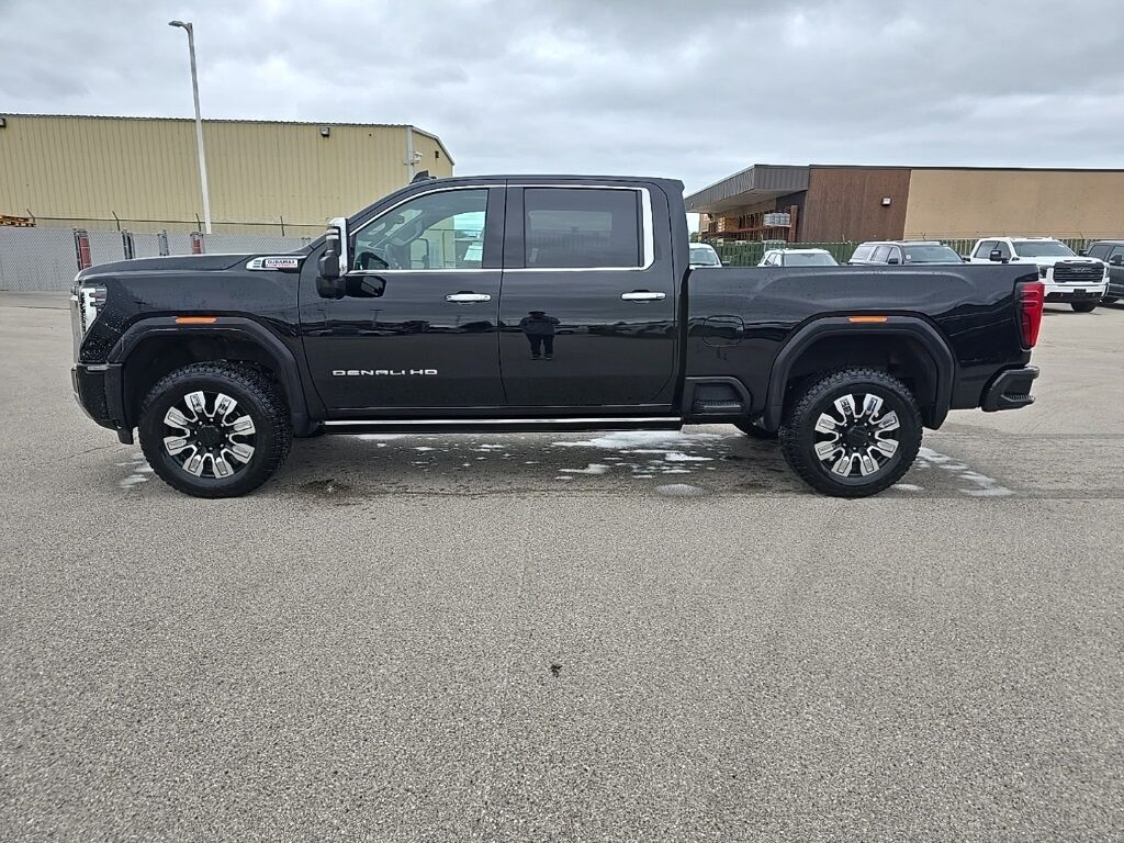 2025 GMC Sierra 2500HD 4x4 Crew Cab Denali Fond du Lac WI