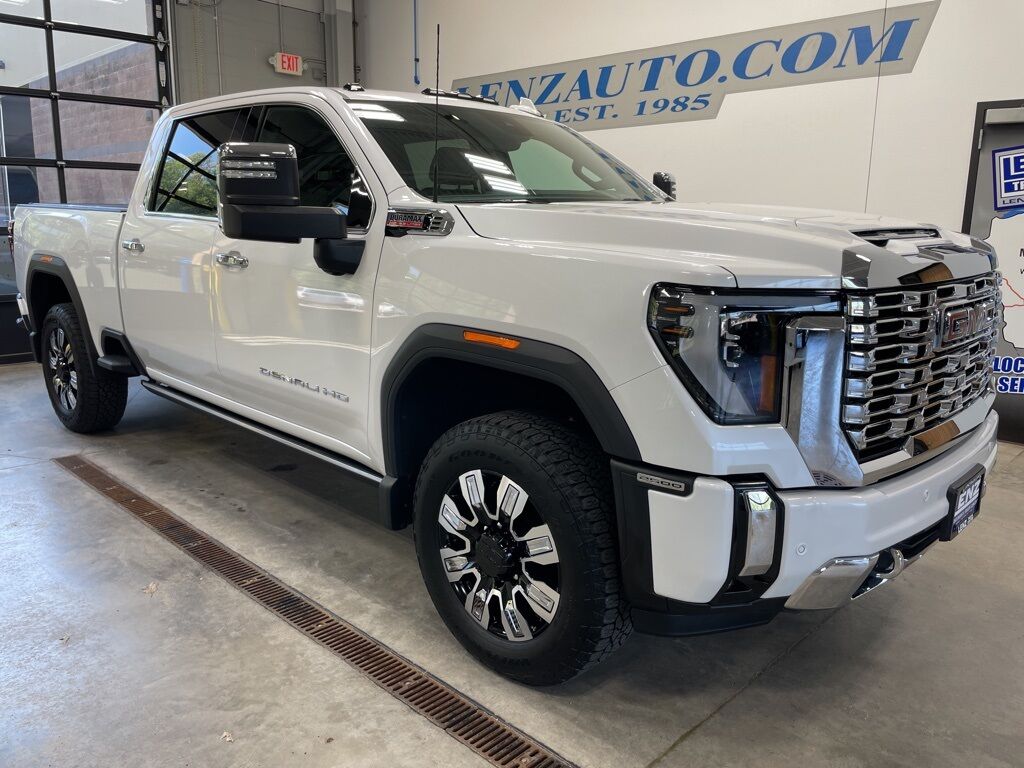 2025 GMC Sierra 2500HD 4x4 Crew Cab Denali