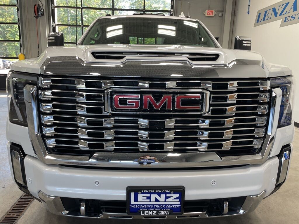 2025 GMC Sierra 2500HD 4x4 Crew Cab Denali