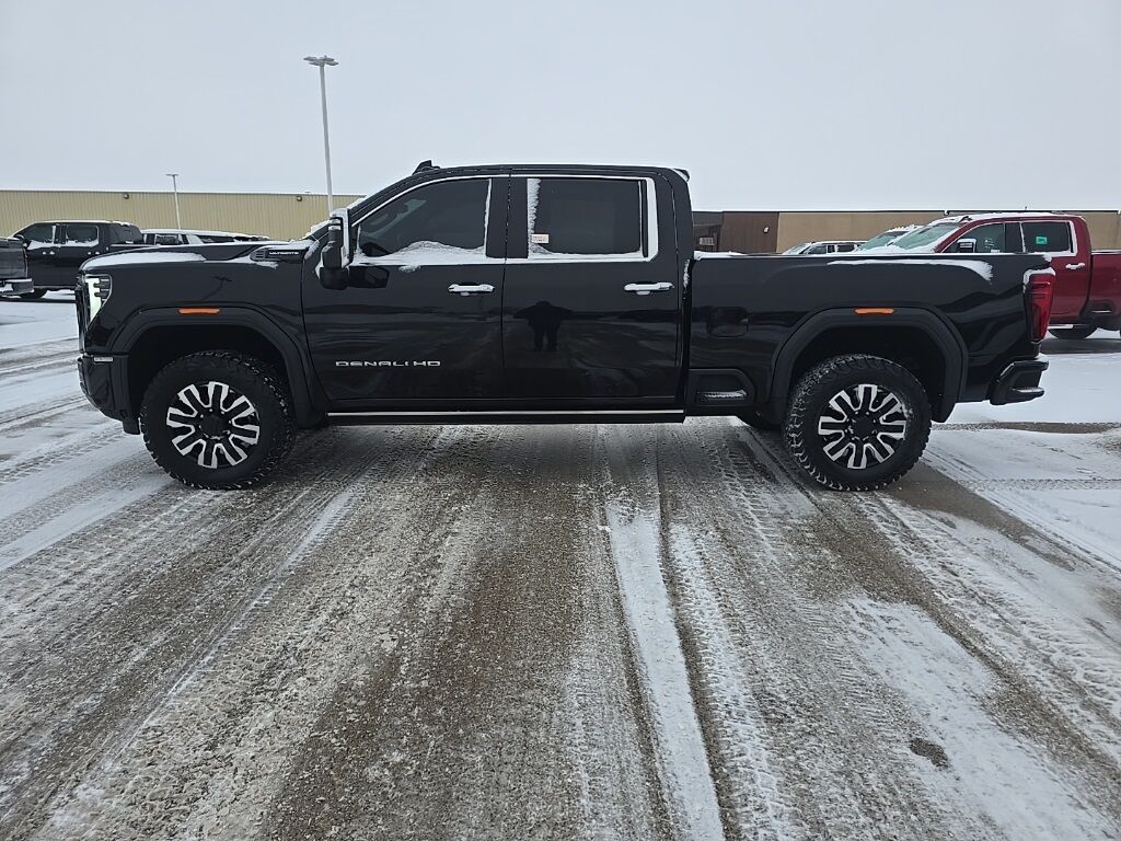 2025 GMC Sierra 2500HD 4x4 Crew Cab Denali Ultimate Fond du Lac WI