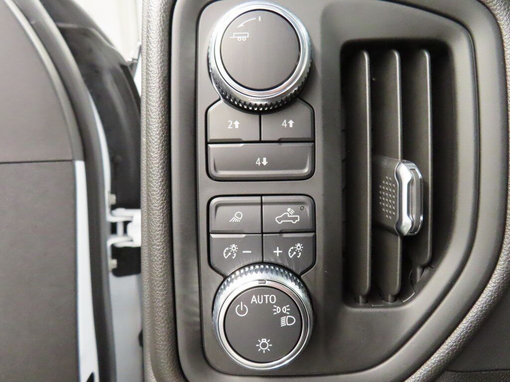 2025 GMC Sierra 2500HD 4x4 Crew Cab Pro Fond du Lac WI