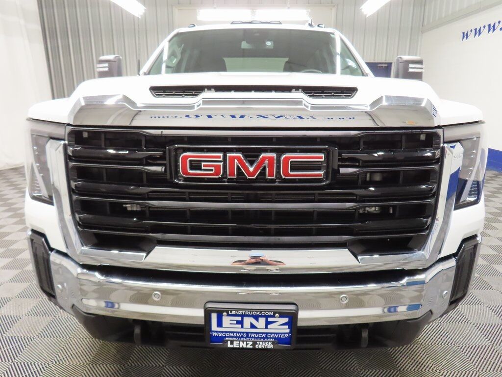 2025 GMC Sierra 2500HD 4x4 Crew Cab Pro Fond du Lac WI