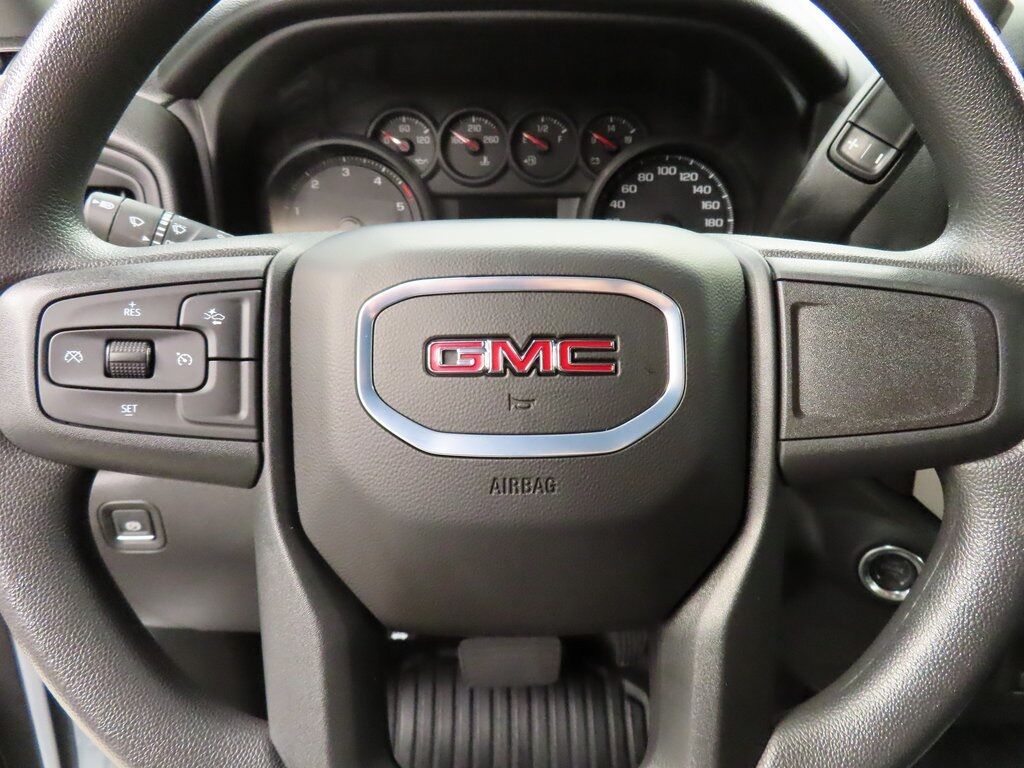 2025 GMC Sierra 2500HD 4x4 Crew Cab Pro Fond du Lac WI