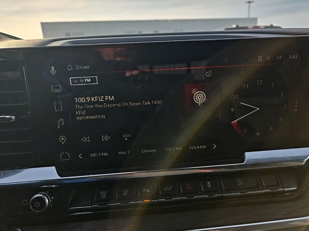 2025 GMC Sierra 2500HD 4x4 Crew Cab SLT Fond du Lac WI