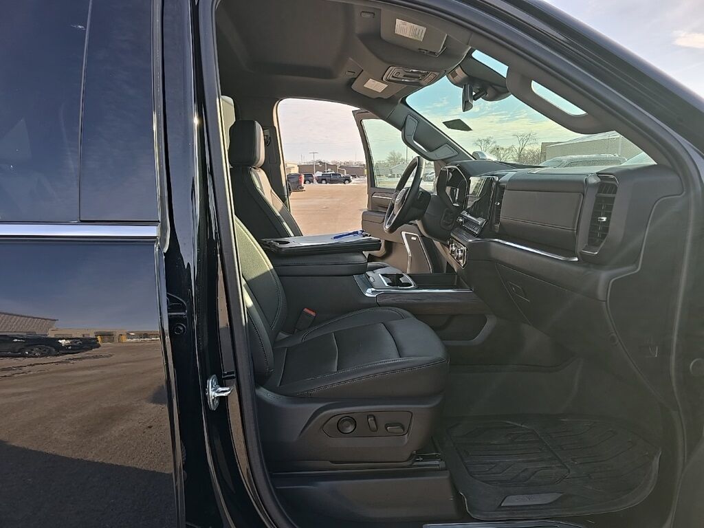 2025 GMC Sierra 2500HD 4x4 Crew Cab SLT Fond du Lac WI