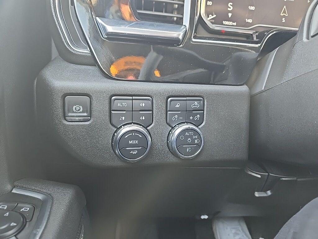 2025 GMC Sierra 2500HD 4x4 Crew Cab SLT Fond du Lac WI