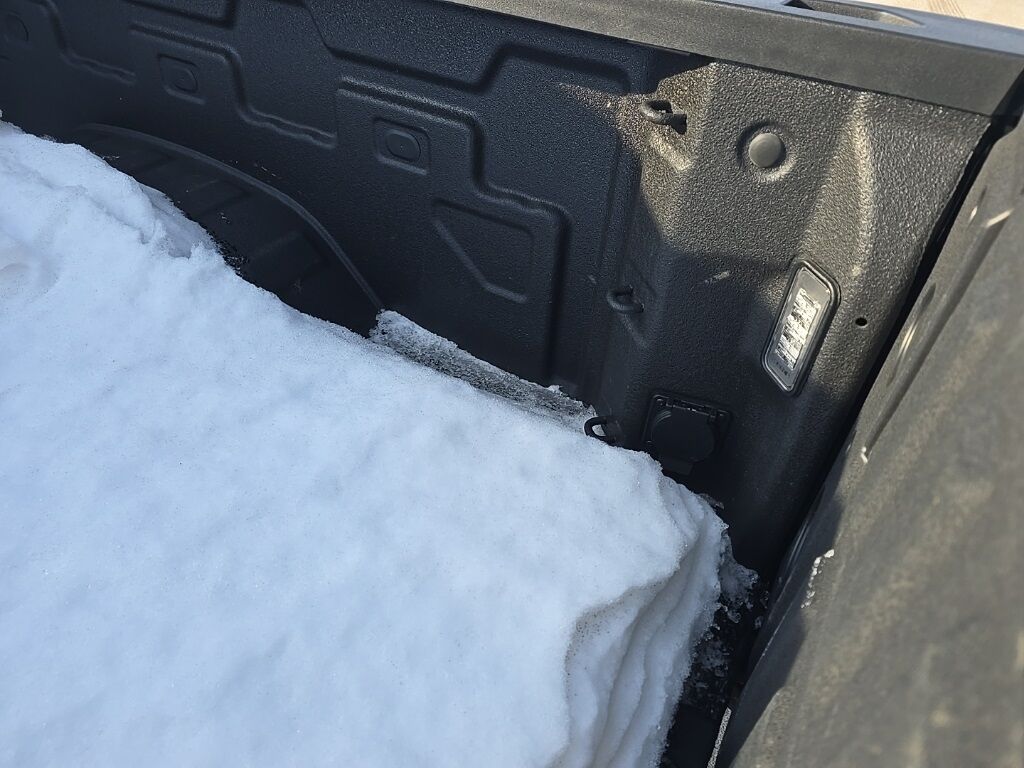 2025 GMC Sierra 2500HD 4x4 Crew Cab SLT Fond du Lac WI