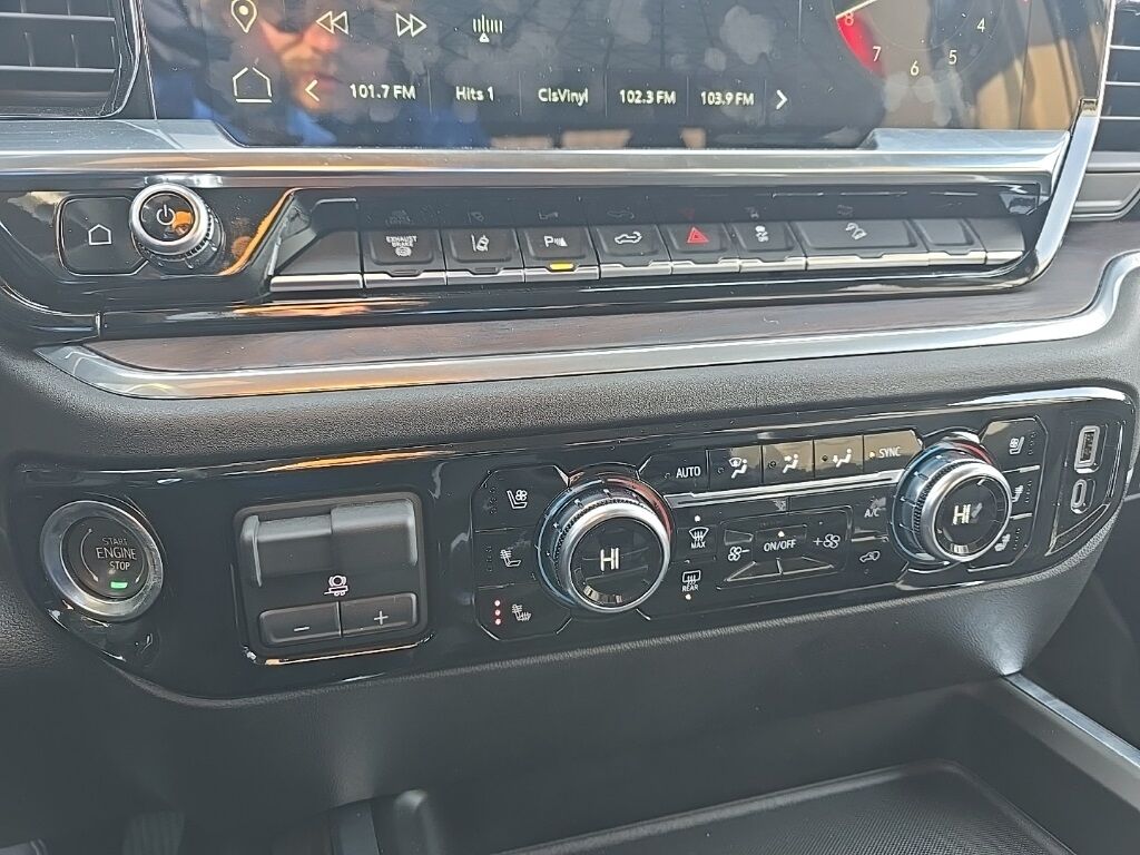 2025 GMC Sierra 2500HD 4x4 Crew Cab SLT Fond du Lac WI