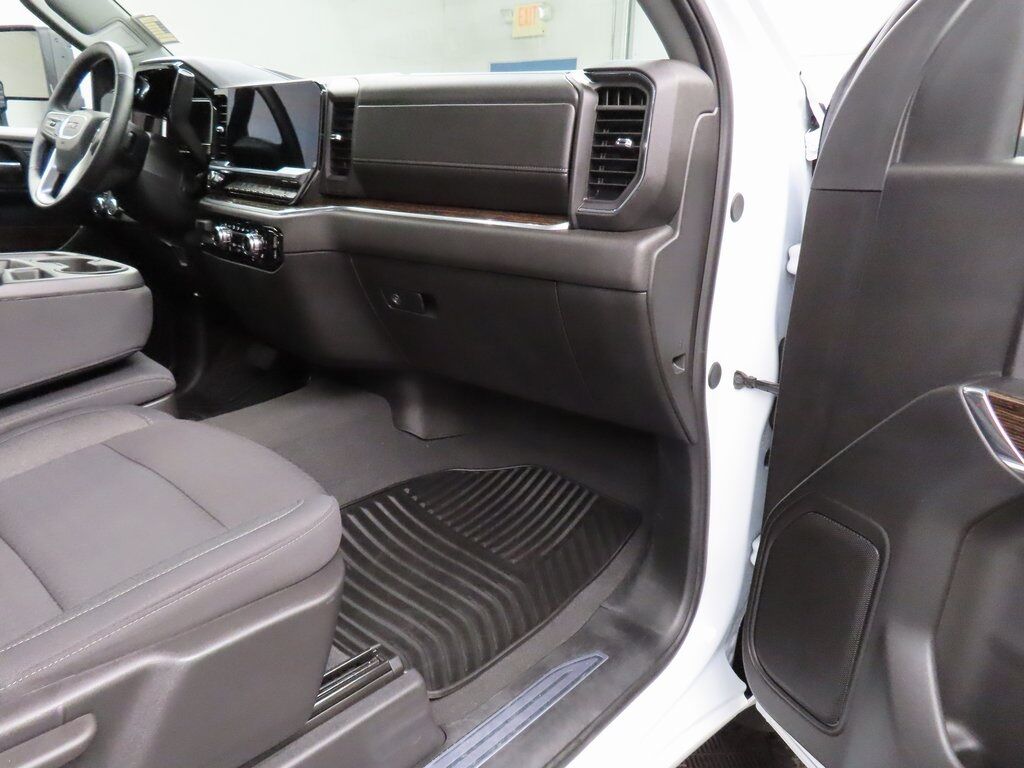 2025 GMC Sierra 2500HD 4x4 Regular Cab SLE Fond du Lac WI