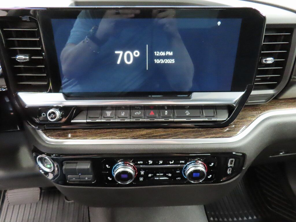 2025 GMC Sierra 2500HD 4x4 Regular Cab SLE Fond du Lac WI