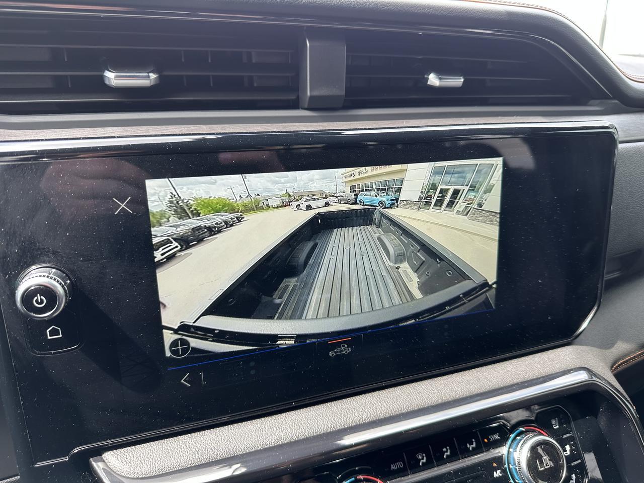 2025 GMC Sierra 2500HD AT4 Crew Cab 4WD | Tech Pkg | 5th Wheel Pkg | Max Trailer Pkg | X31 Off Road Pkg | Sun Roof Redwater AB