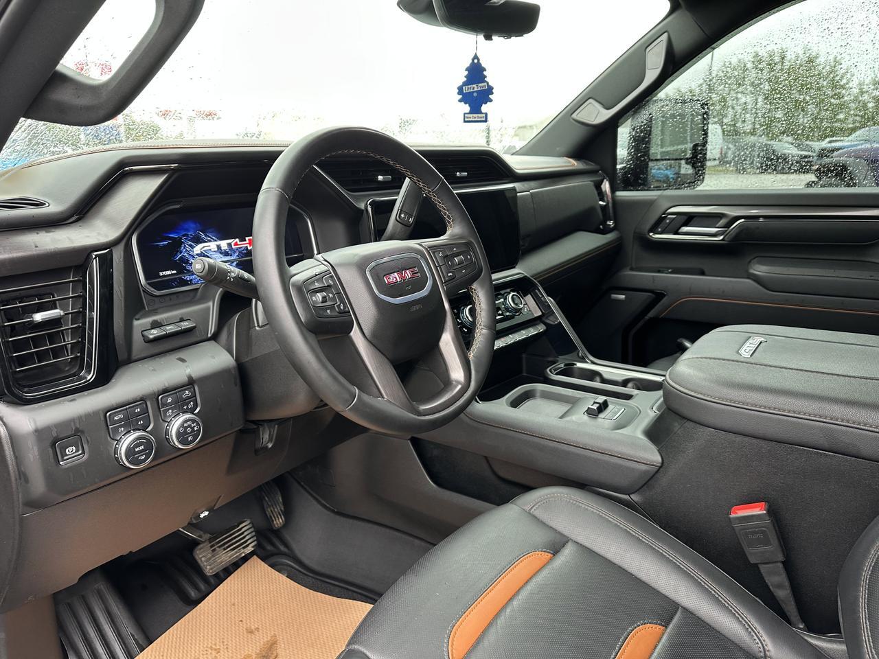 2025 GMC Sierra 2500HD AT4 Crew Cab 4WD | Tech Pkg | 5th Wheel Pkg | Max Trailer Pkg | X31 Off Road Pkg | Sun Roof Redwater AB