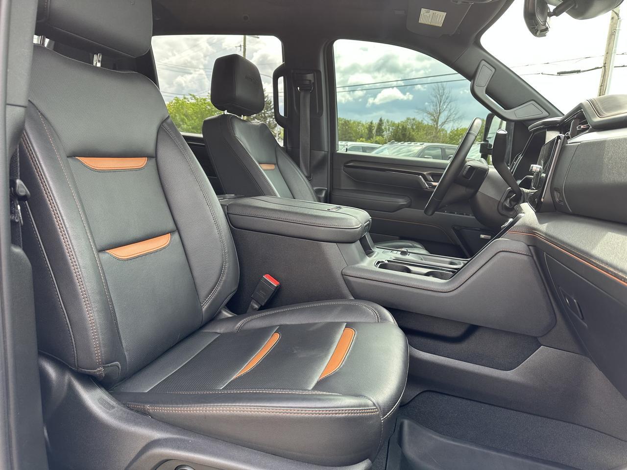 2025 GMC Sierra 2500HD AT4 Crew Cab 4WD | Tech Pkg | 5th Wheel Pkg | Max Trailer Pkg | X31 Off Road Pkg | Sun Roof Redwater AB