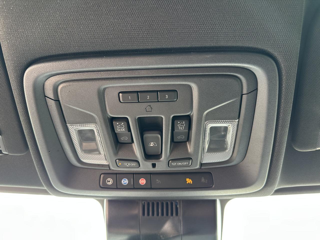 2025 GMC Sierra 2500HD AT4 Crew Cab 4WD | Tech Pkg | 5th Wheel Pkg | Max Trailer Pkg | X31 Off Road Pkg | Sun Roof Redwater AB