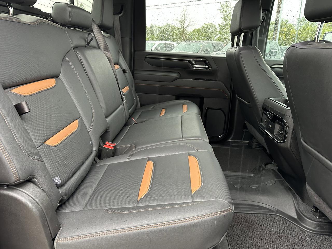 2025 GMC Sierra 2500HD AT4 Crew Cab 4WD | Tech Pkg | 5th Wheel Pkg | Max Trailer Pkg | X31 Off Road Pkg | Sun Roof Redwater AB