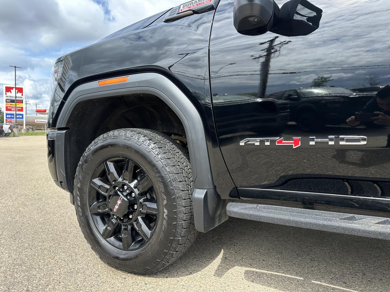 2025 GMC Sierra 2500HD AT4 Crew Cab 4WD | Tech Pkg | 5th Wheel Pkg | Max Trailer Pkg | X31 Off Road Pkg | Sun Roof Redwater AB