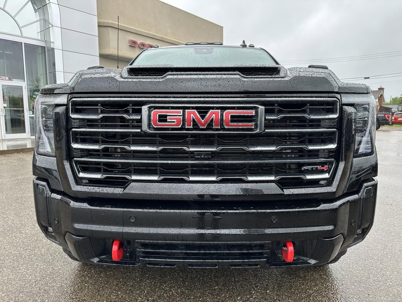 2025 GMC Sierra 2500HD AT4 Crew Cab 4WD | Tech Pkg | 5th Wheel Pkg | Max Trailer Pkg | X31 Off Road Pkg | Sun Roof Redwater AB