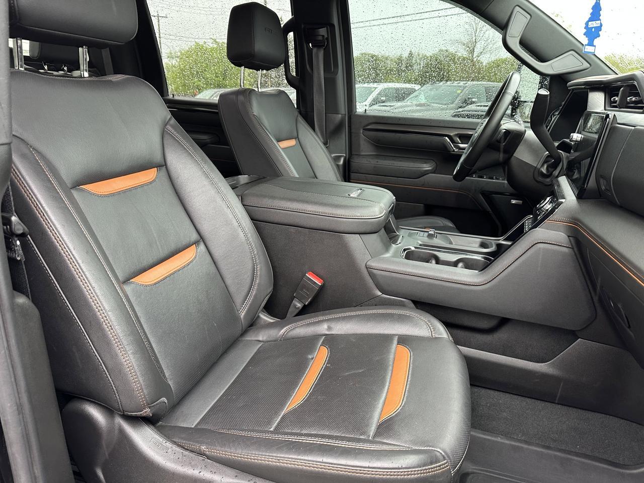 2025 GMC Sierra 2500HD AT4 Crew Cab 4WD | Tech Pkg | 5th Wheel Pkg | Max Trailer Pkg | X31 Off Road Pkg | Sun Roof Redwater AB
