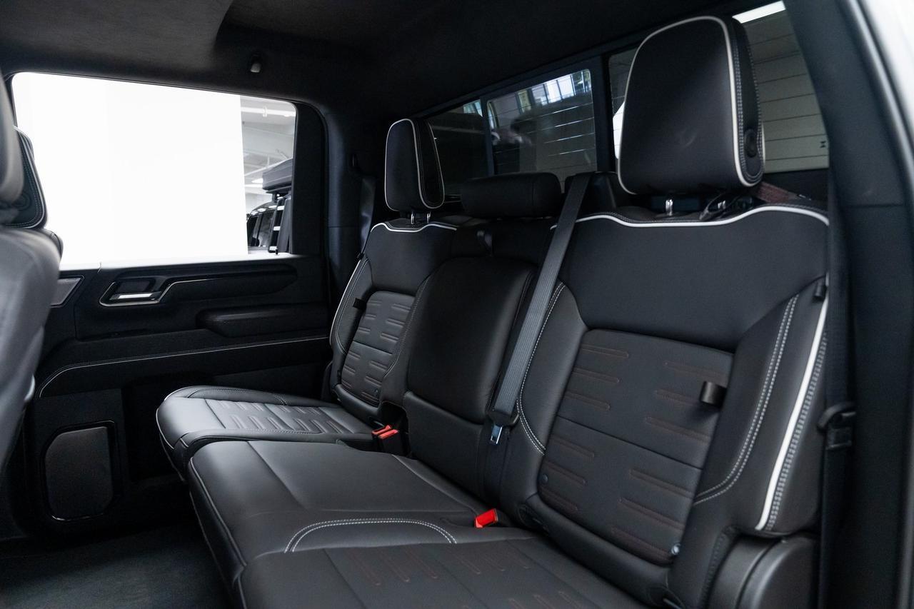 2025 GMC Sierra 2500HD AT4X 1 Owner Vented Seats Bose Audio Portland OR