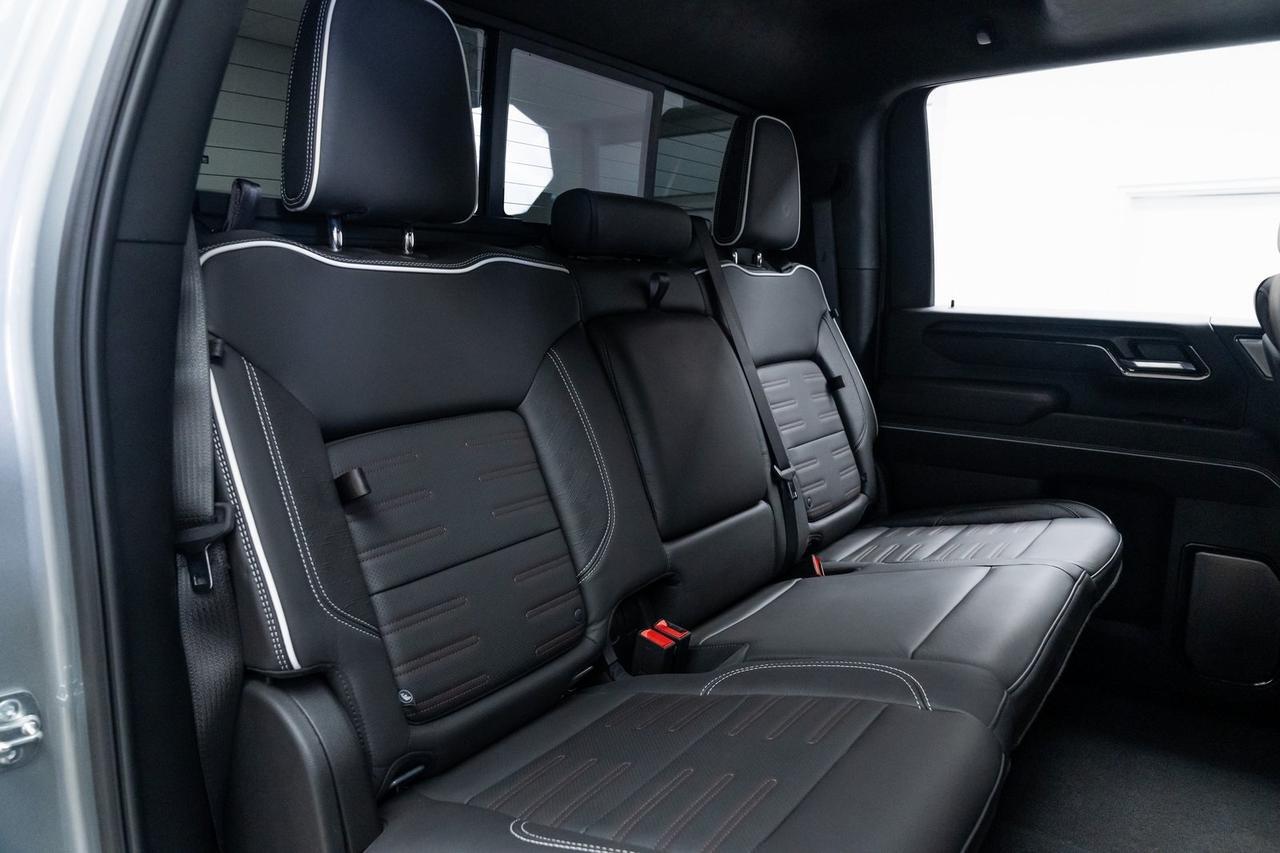 2025 GMC Sierra 2500HD AT4X 1 Owner Vented Seats Bose Audio Portland OR
