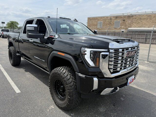 2025 GMC Sierra 2500HD Denali